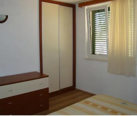 Seaside Laurus Apartment *