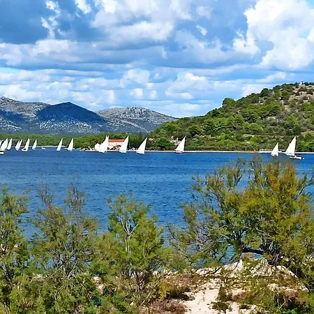 Seaside Laurus Apartment Murter