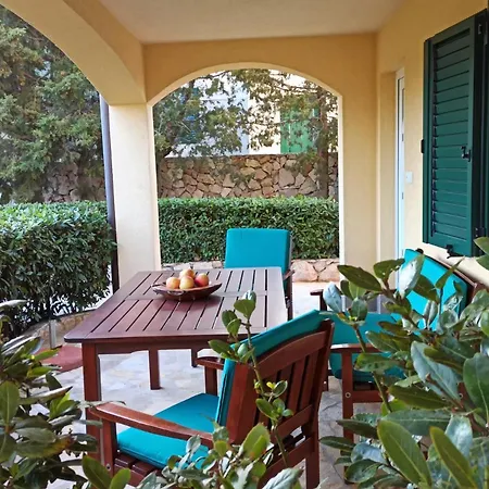 Seaside Laurus Apartment Murter