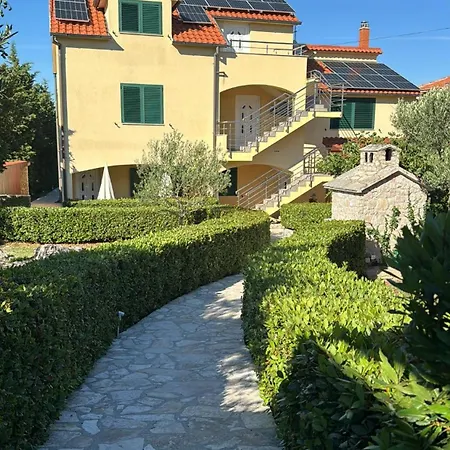 Apartament Seaside Laurus *