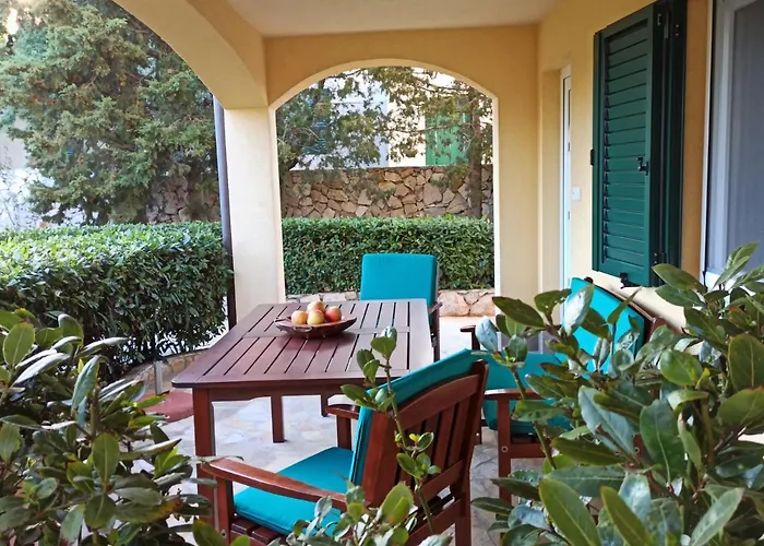 Seaside Laurus Daire Murter