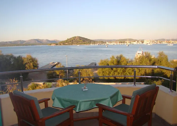 Seaside Laurus Apartament Murter