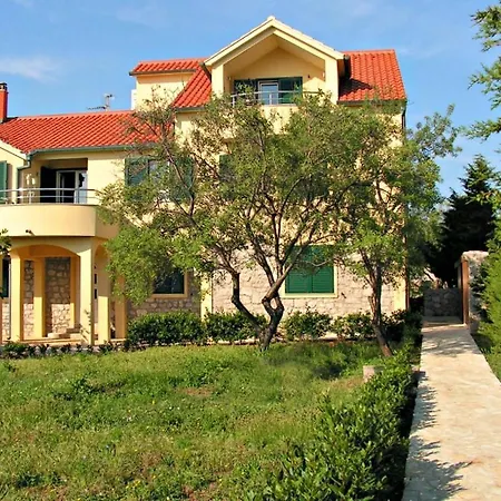 Apartment Seaside Laurus Murter